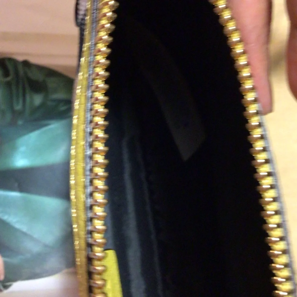 Burberry Yellow and Tan Plaid Crossbody Bag - Picture 3 of 7